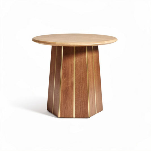 Houten tafel met ronde bovenkant en een hoogte van 45cm in bruin en goudkleurig